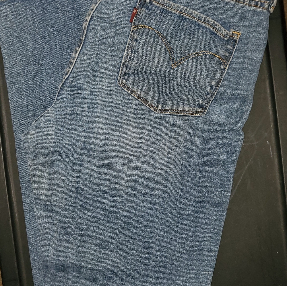 Levis